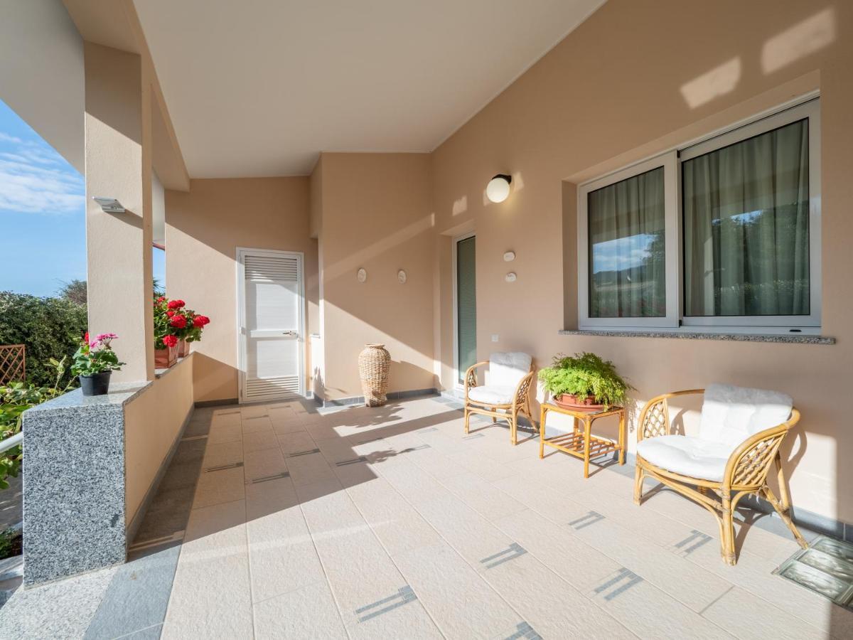 B&B Le Bouganville Capoterra Dış mekan fotoğraf